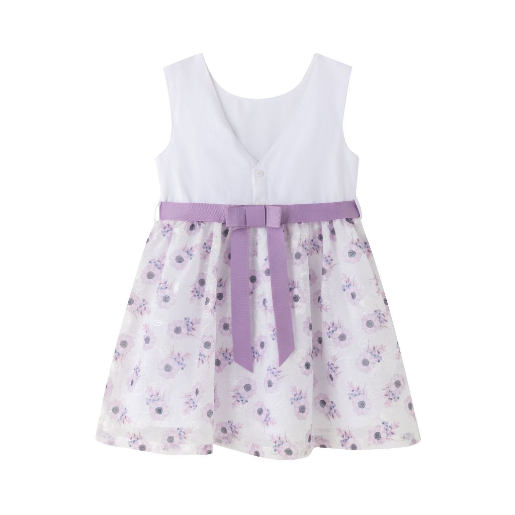 VESTIDO DE NIÑA CON TONOS LILAS. DETALLE DE CINTA EN LA CINTURA